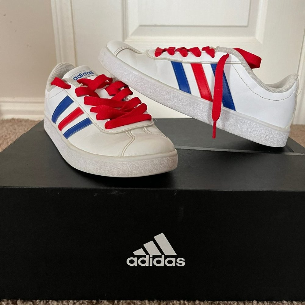 Classic Adidas - Kids - Size 3Y